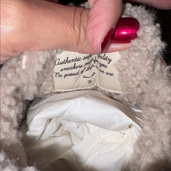 NWT VOILE BLANCHE Julia Genuine Shearling Sneaker in Brown Beige - Picture 13 of 15